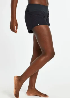 Clearance Oiselle Featherweight Roga Shorts